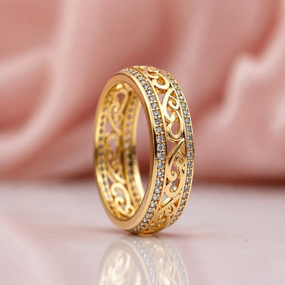 Ruban Ajouré | Bague large dorée à motif ajouré – Vue 01