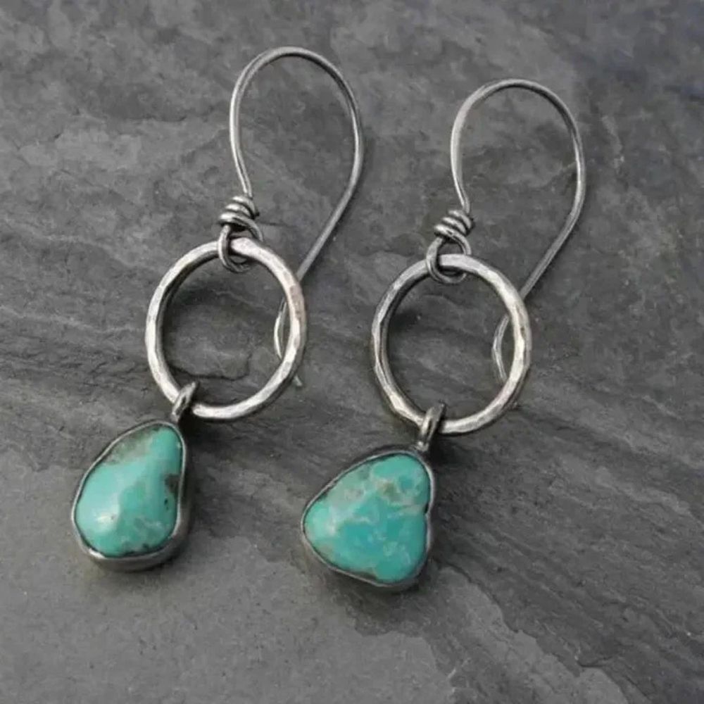 Goutte d'Anneau | Boucles d'oreilles argentées avec goutte turquoise – Vue 01