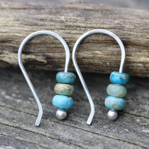 Rangée de Disques | Boucles d'oreilles argentées avec pierres turquoise – Vue 01