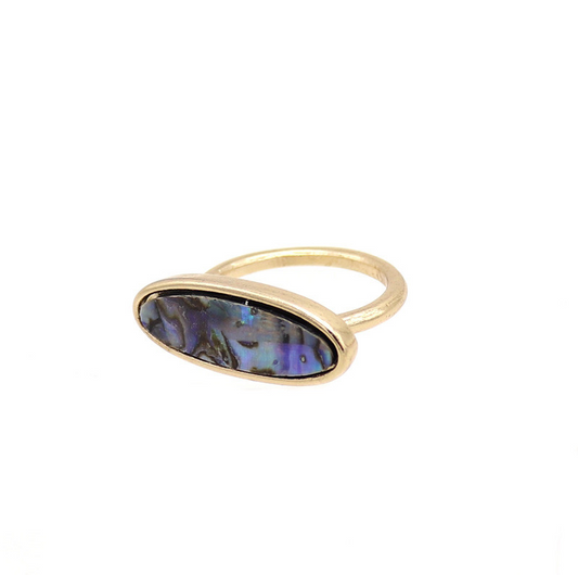 Éclat d'Ombre | Bague fine dorée avec pierre chatoyante allongée – Vue 01