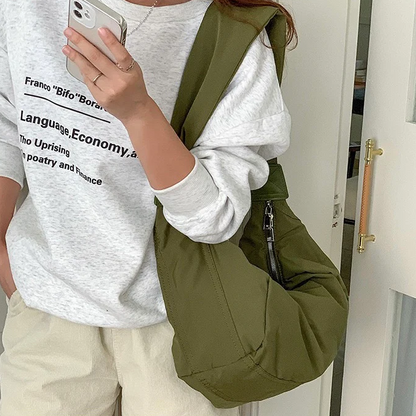 Sac bandoulière Nylon Souple olive vu de trois quarts