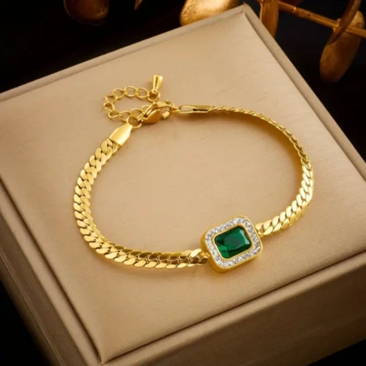 Pierre Verdoyante | Bracelet gourmette doré avec pierre verte – Vue 01