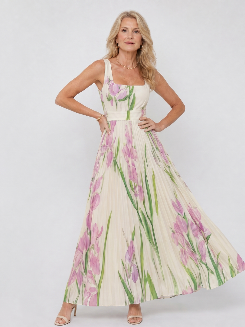 Georgette — Robe longue plissée à encolure carrée, coloris Écru à iris roses