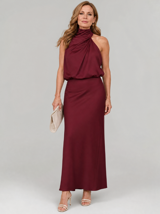 Ursuline — Robe longue satinée dos nu drapée, coloris Bordeaux