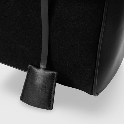 Sac en daim Ciara Premium noir en situation