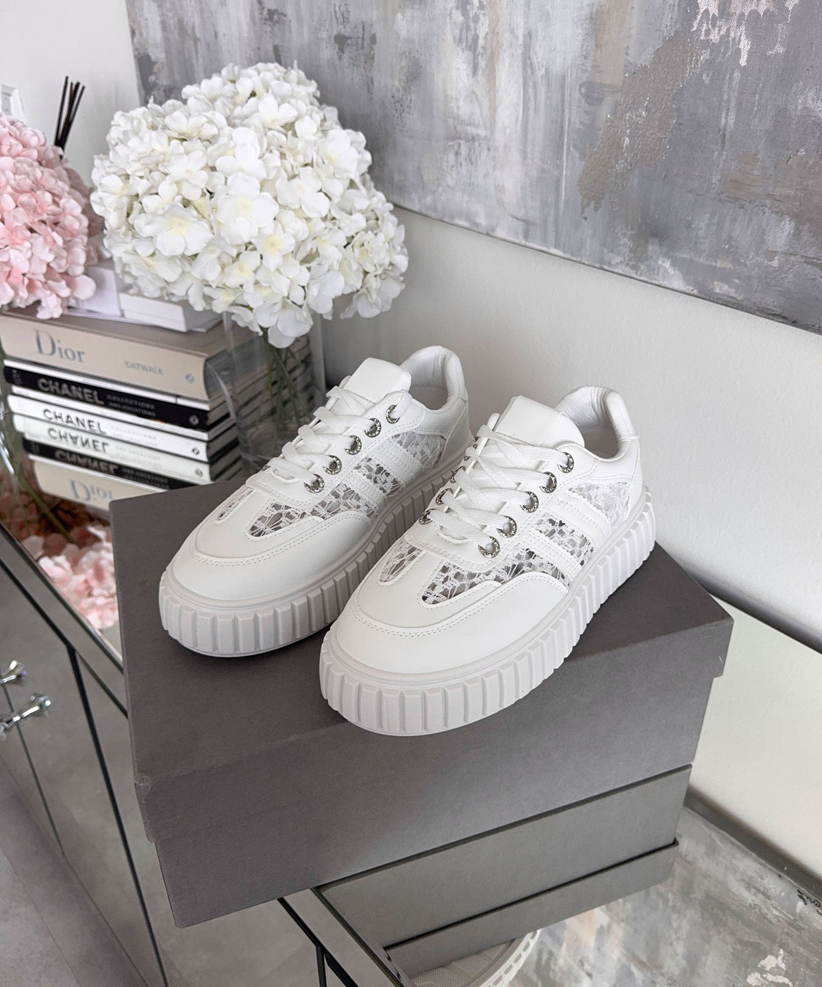 Sneakersy Madeleine białe