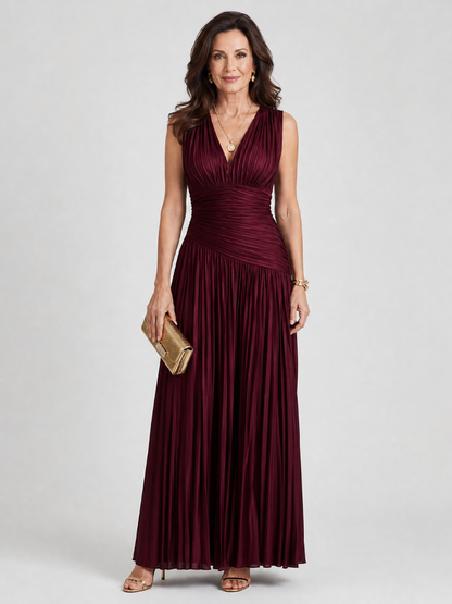 Zita — Robe longue plissée à col V, coloris Bordeaux