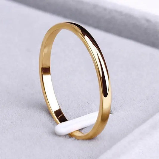 Bague fine polie dorée sans pierre