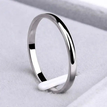 Bague fine polie argentée sans pierre