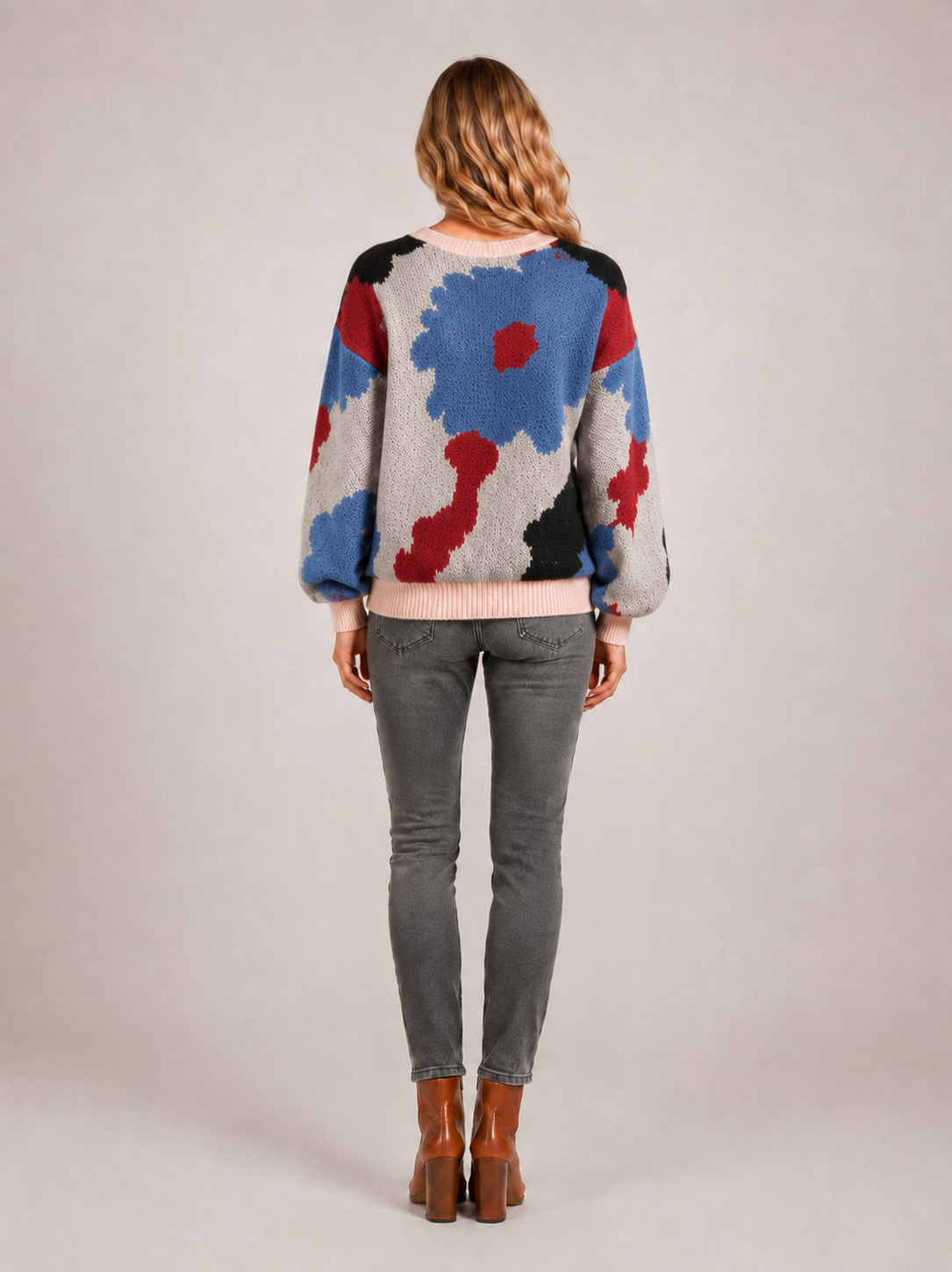 Sydney | Kwiatowy sweter z dzianiny