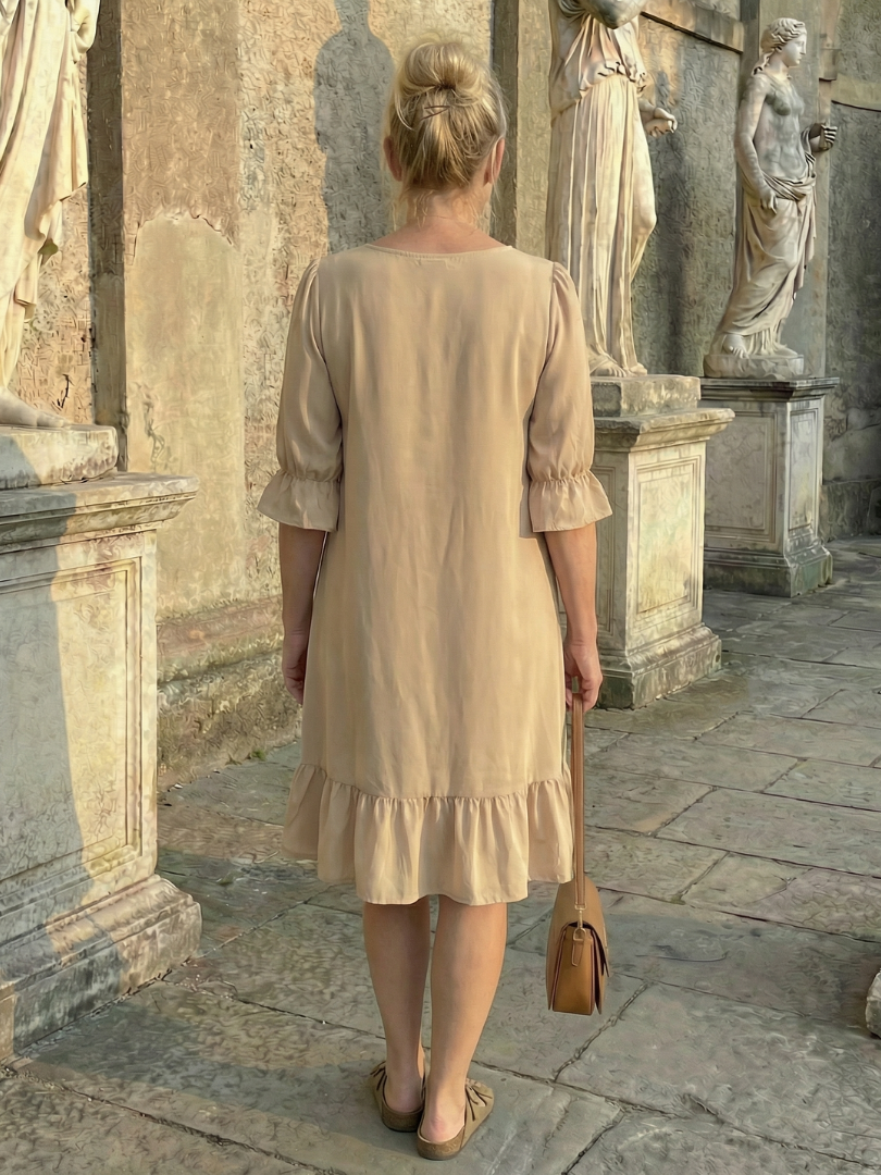Alba — Robe courte à volant et manches 3/4