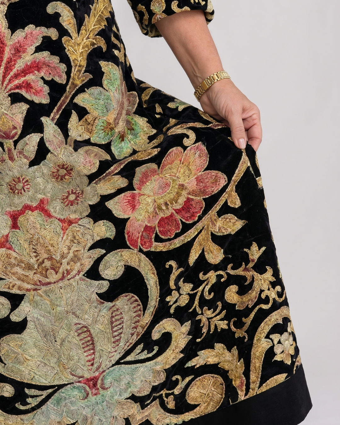 Odile — Robe longue à motif vintage doré