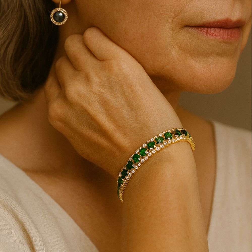 Vert Prairie | Bracelet doré avec pierres vertes – Vue 02