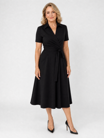 Geneviève — Robe portefeuille midi à col et ceinture, coloris Noir