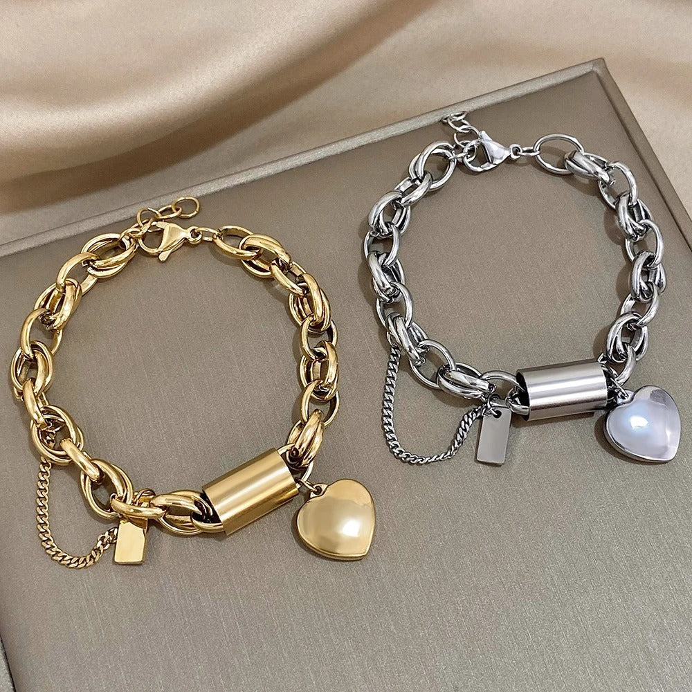 Cadenas Cœur | Bracelet chaîne épais avec pendentif cœur et chaînette de sécurité – Vue 03