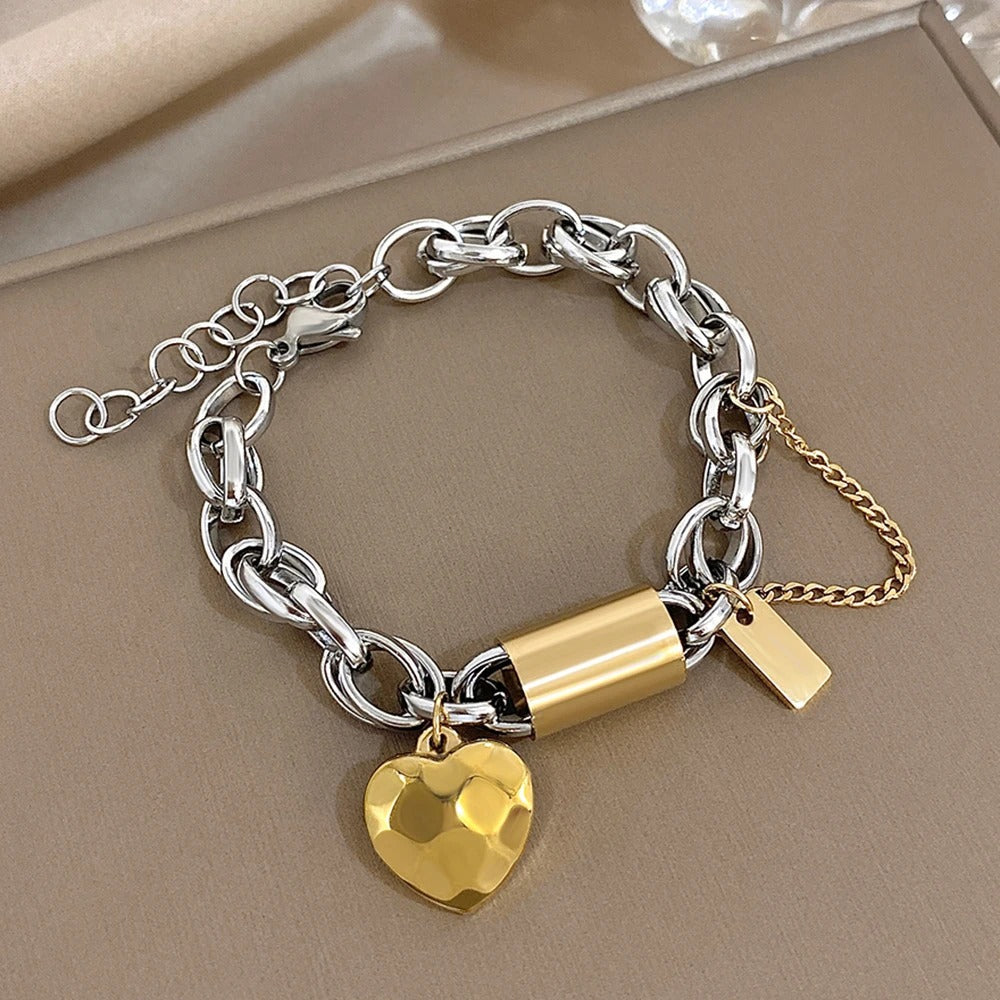 Cadenas Cœur | Bracelet chaîne épais avec pendentif cœur et chaînette de sécurité – Vue 09
