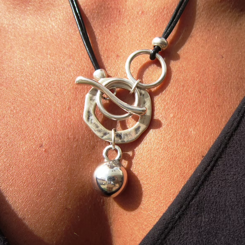 Sylvie | Collier argenté simple – Vue 01