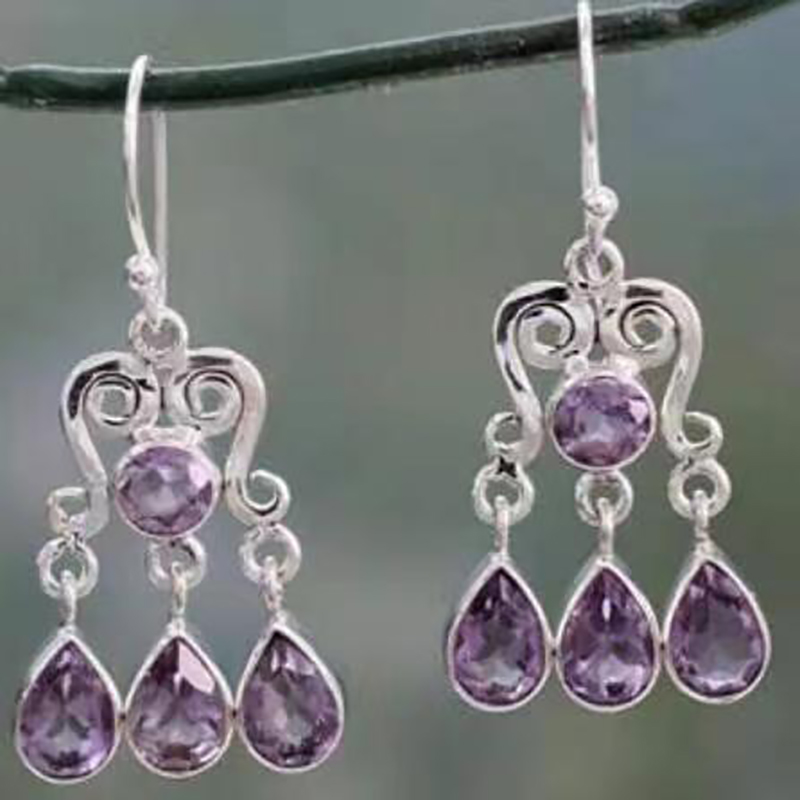 Semis Violet | Boucles d'oreilles argentées avec pierre violette – Vue 01