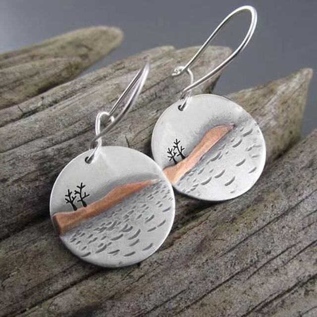 Disque Brindille | Boucles d'oreilles argentées à motif de brindille – Vue 01