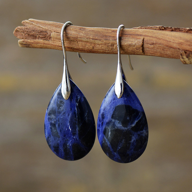 Goutte Bleue | Boucles d'oreilles argentées avec pierre bleue – Vue 01