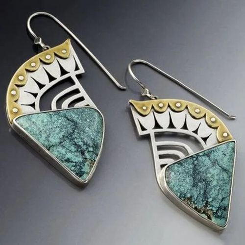 Éventail Solaire | Boucles d'oreilles avec arc à motifs et pierre verte – Vue 01