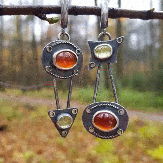 Pendeloque Colorée | Longues boucles d'oreilles avec pierres colorées en maillons – Vue 01