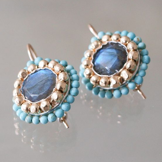 Bordure Bleue | Boucles d'oreilles avec pierre bleue et bordure turquoise – Vue 01