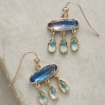 Goutte de Pluie | Boucles d'oreilles dorées avec pierre bleue et gouttes – Vue 01