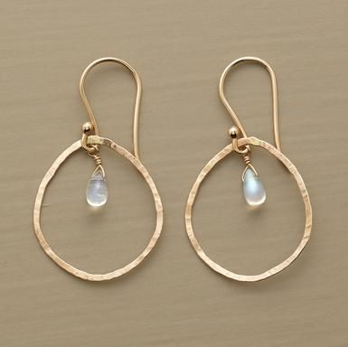 Anneau Goutte | Boucles d'oreilles dorées avec anneau ouvert et goutte claire – Vue 01