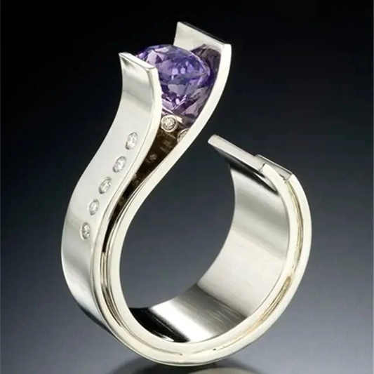 Arc Violet | Bague moderne argentée avec pierre violette – Vue 01