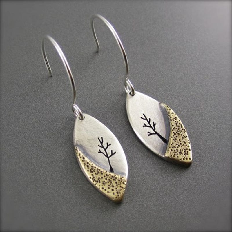 Arbre Solitaire | Boucles d'oreilles argentées à motif d'arbre – Vue 01