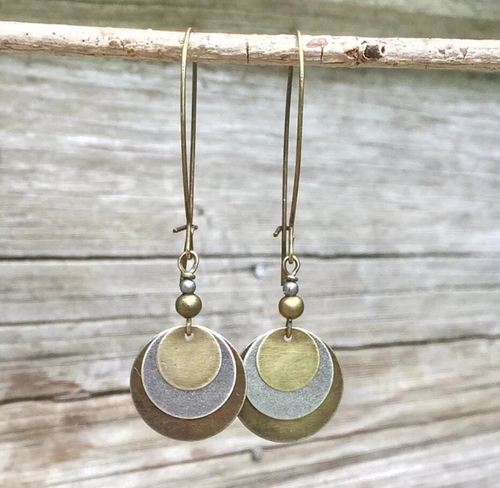 Cascade de Disques | Longues boucles d'oreilles avec disques en deux couleurs de métal – Vue 01