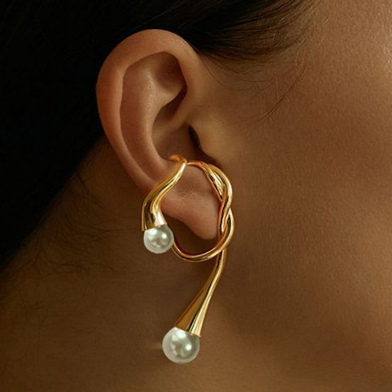 Cascade Nouée | Boucles d'oreilles dorées avec nœud et perles blanches – Vue 01