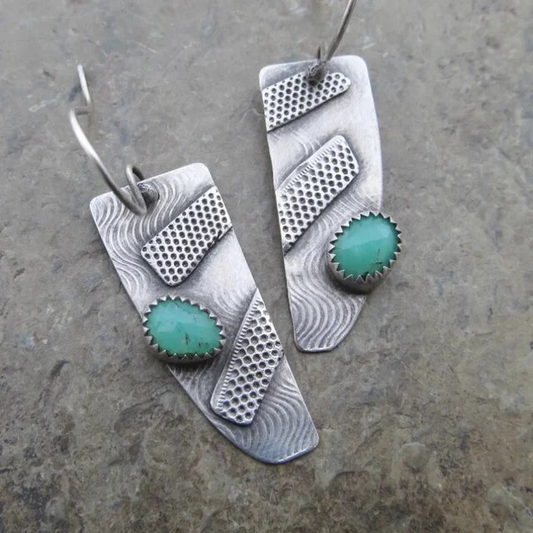 Ruban à Motifs | Boucles d'oreilles allongées avec pierres turquoise – Vue 01