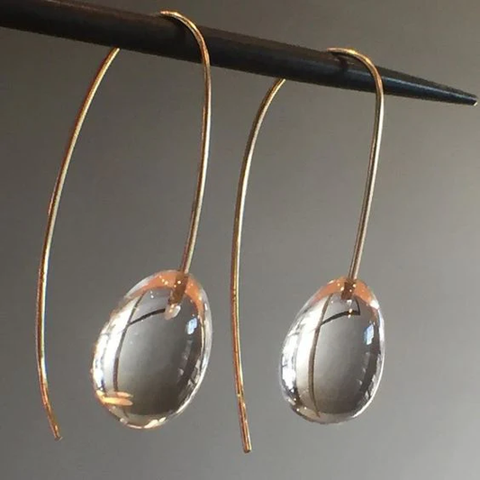 Longue Goutte | Boucles d'oreilles dorées avec goutte claire – Vue 01