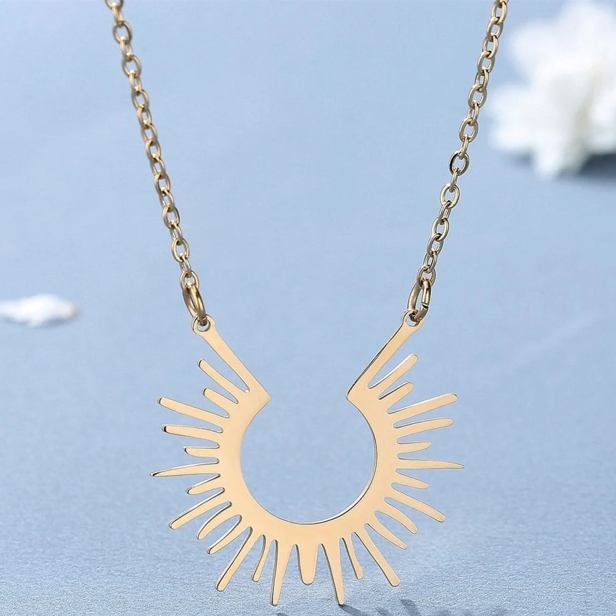 Rayon de Soleil | Collier doré avec motif solaire – Vue 01