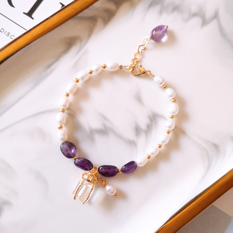 Lavande | Bracelet avec pierres violettes et perles blanches – Vue 01