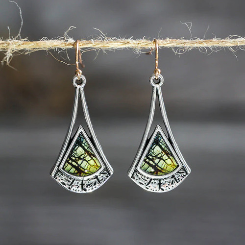 Jeu de Triangles | Boucles d'oreilles argentées avec émail coloré – Vue 01