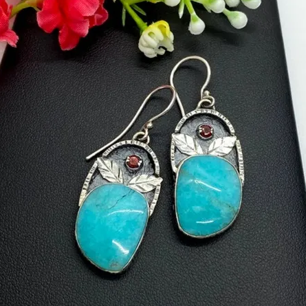 Couronne Arquée | Grandes boucles d'oreilles avec pierre turquoise – Vue 01