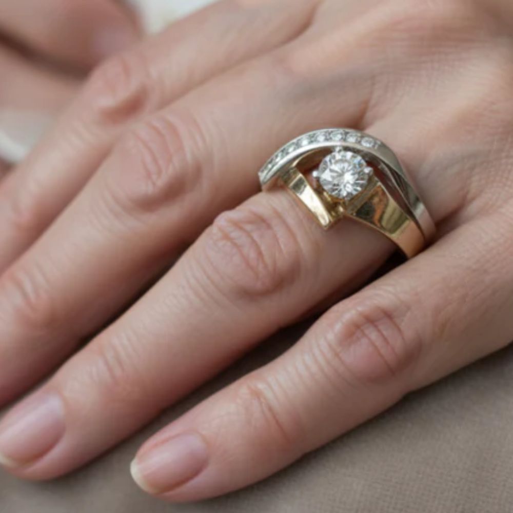 Arc Irrégulier | Bague dorée et argentée avec pierres claires – Vue 02