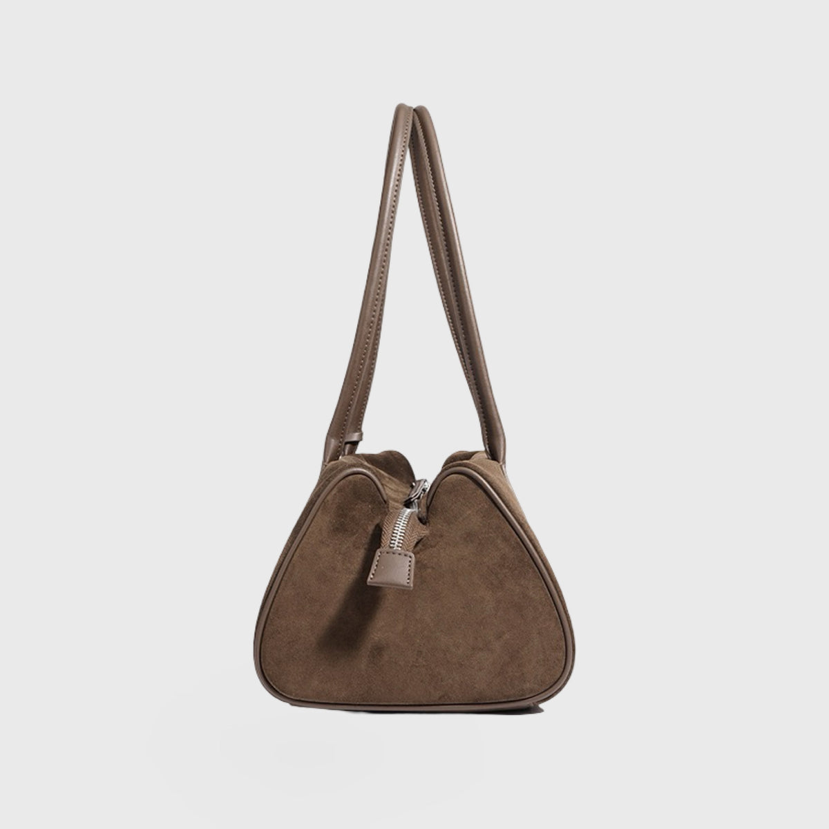 Sac Lulu en daim véritable taupe vu de trois quarts
