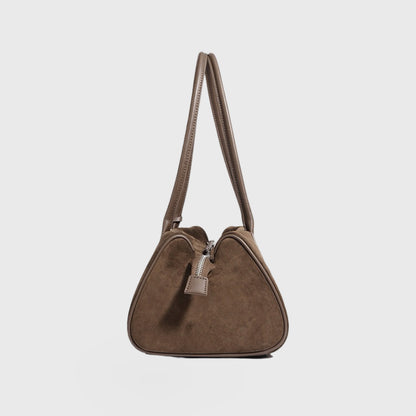 Sac Lulu en daim véritable taupe vu de trois quarts