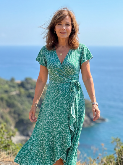 Émilie — Robe portefeuille fleurie à ourlet volanté