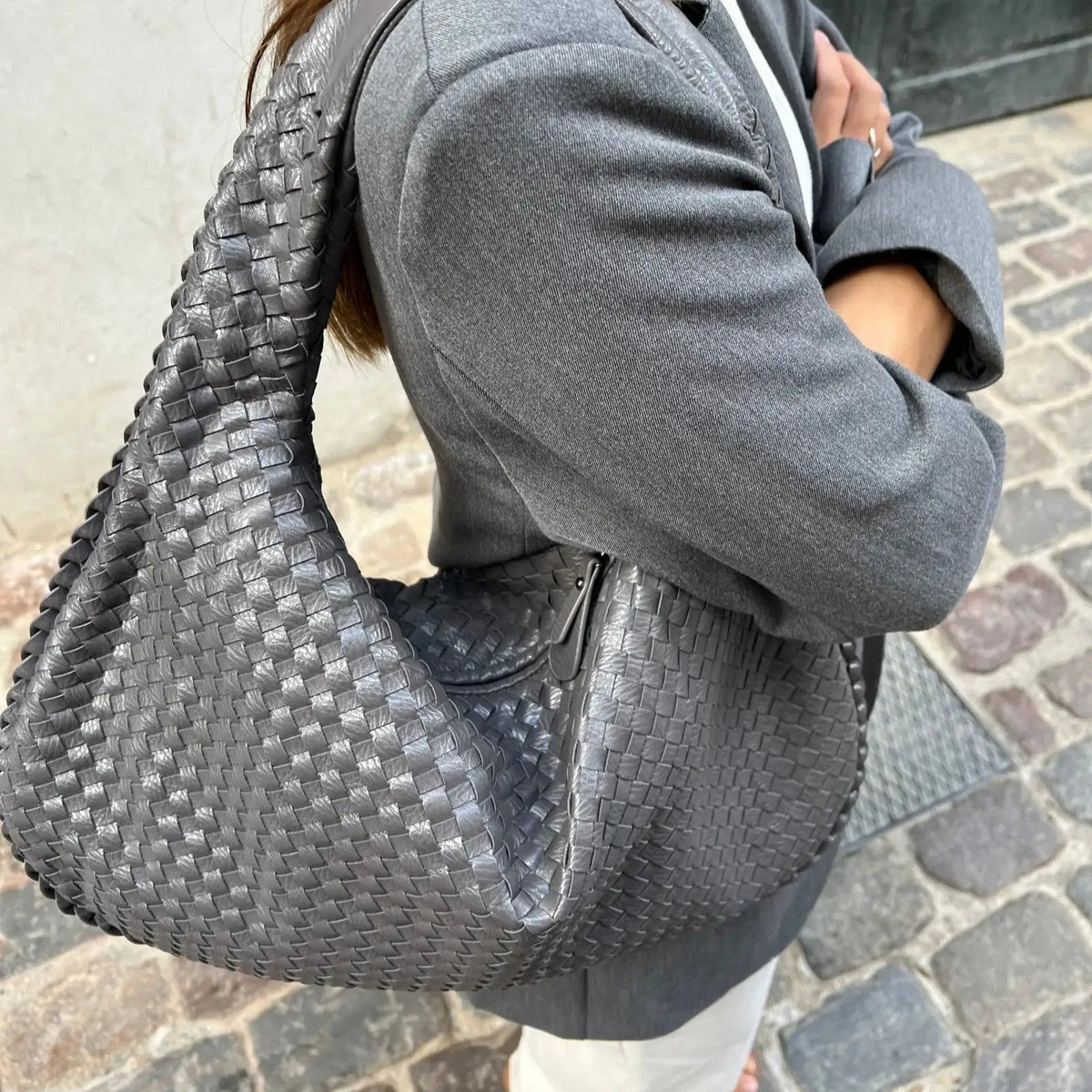 Sac porté épaule Cabas Tressé XL gris anthracite vu de côté