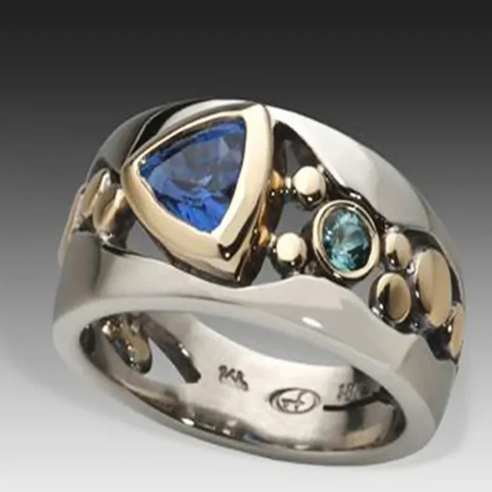Triangle Bleu | Bague large argentée avec pierres bleues – Vue 02