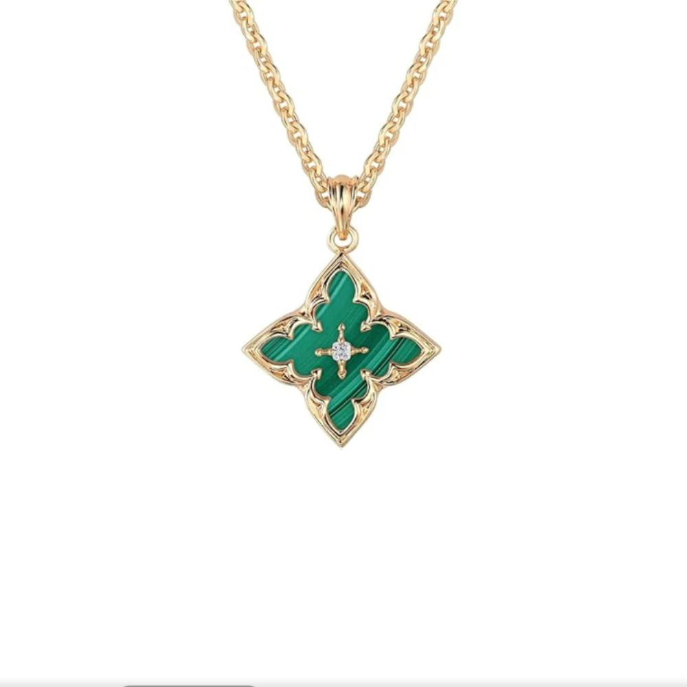 Rosace Étoilée | Collier avec pendentif étoile vert – Vue 01