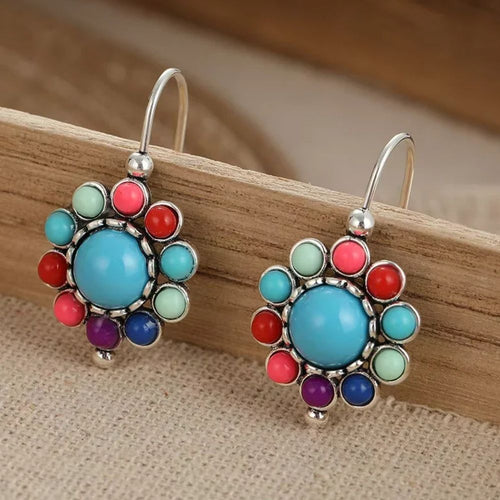 Fleur Colorée | Boucles d'oreilles avec pierres turquoise et rouges – Vue 01