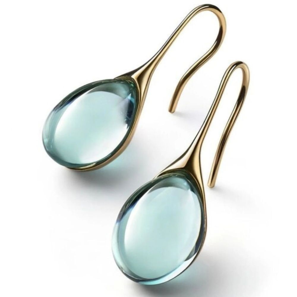 Goutte Aqua | Boucles d'oreilles dorées avec pierre bleu clair en forme de goutte – Vue 01