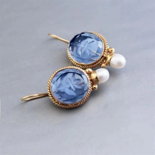 Camée Ancien | Boucles d'oreilles dorées avec pierre bleue et perle blanche – Vue 01