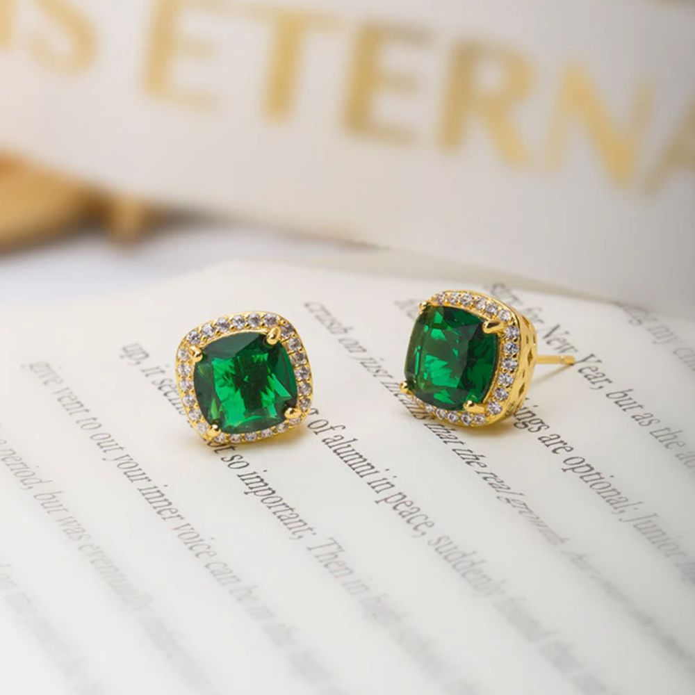 Halo Vert | Boucles d'oreilles dorées avec pierre verte – Vue 01